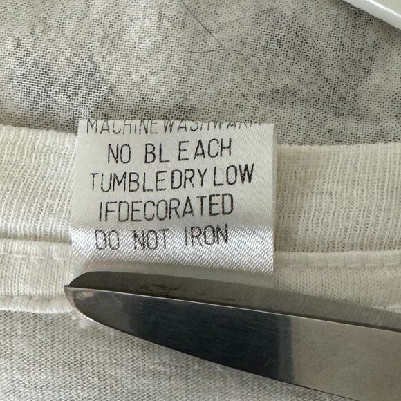 Vintage 90's Graphic T-shirt - Cowboys Looney Tunes - Picture 6 of 6